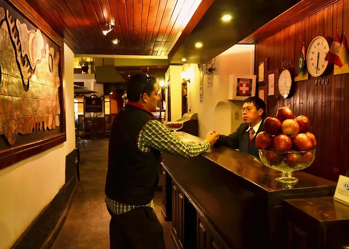 Oblitas Plaza De Armas ホテル クスコ