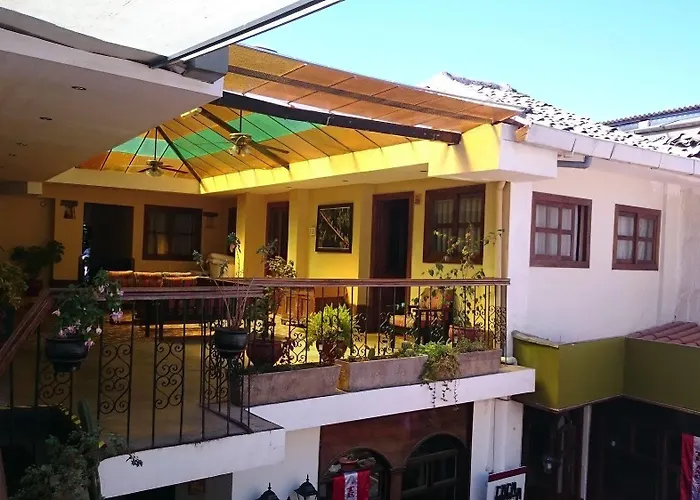 Oblitas Plaza De Armas ホテル