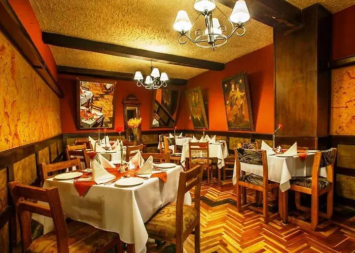 ホテル Oblitas Plaza De Armas クスコ